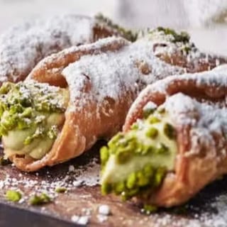 Pistashio Cannoli
