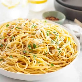 White aioli pasta