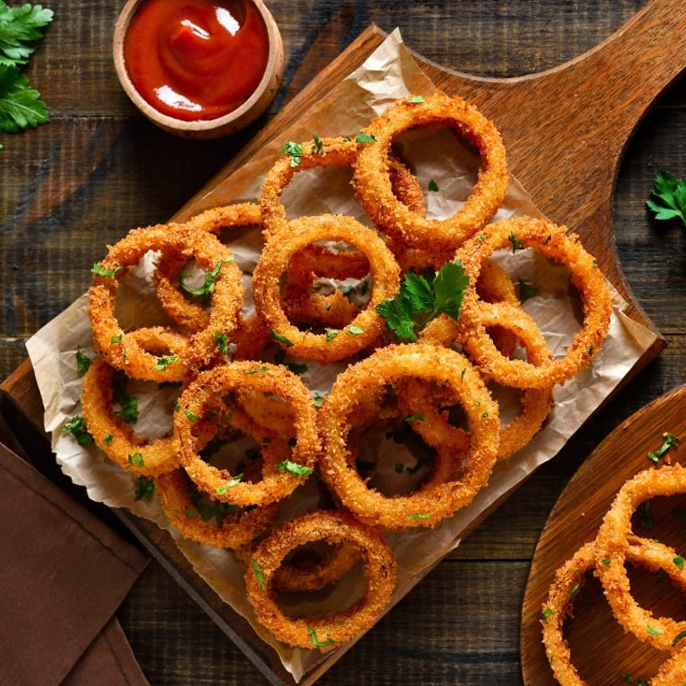 Crunchy Onion Rings: A Tasty Side Option