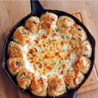 Cheesy Garlic Knots